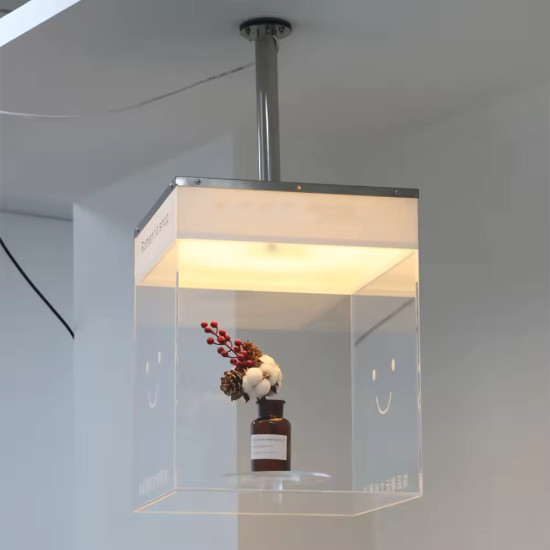 Plexiglas Wandvitrine met plateau  - Model - B